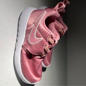 Nike Roshe One Pink Rose Shine Slip On Toddler Girls Size 9C Sneakers